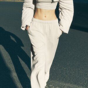 Alo Yoga Accolade Straight Leg Sweatpant Bone